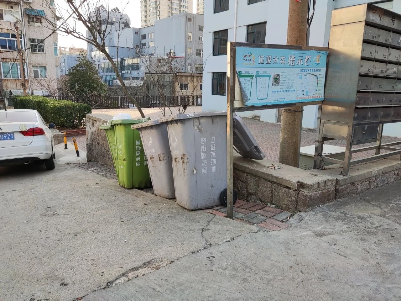 青島市城市更新和城市建設總指揮部對中建聯(lián)合市南區金湖路海洋特色街區項目開(kāi)展觀(guān)摩(圖11)